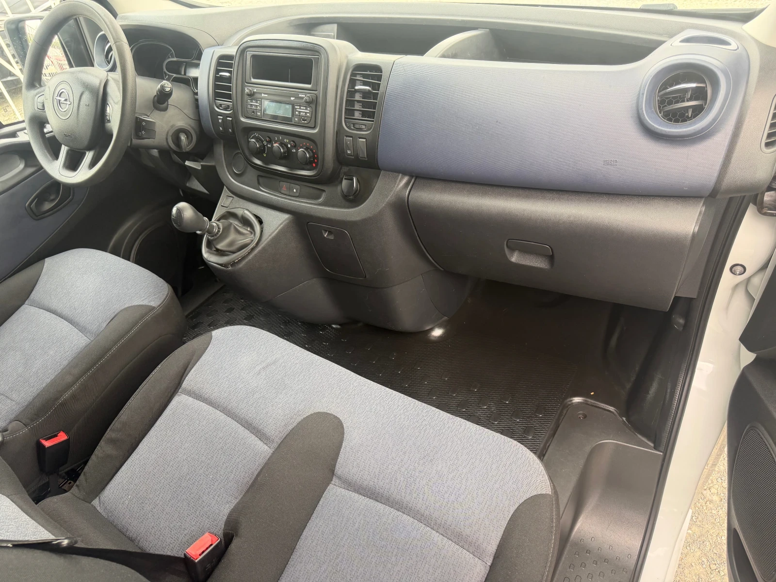 Opel Vivaro TDCI / MAXI / ЕВРО6 / 9-МЕСТЕН / АВТОПИЛОТ, снимка 11 - Бусове и автобуси - 55313092