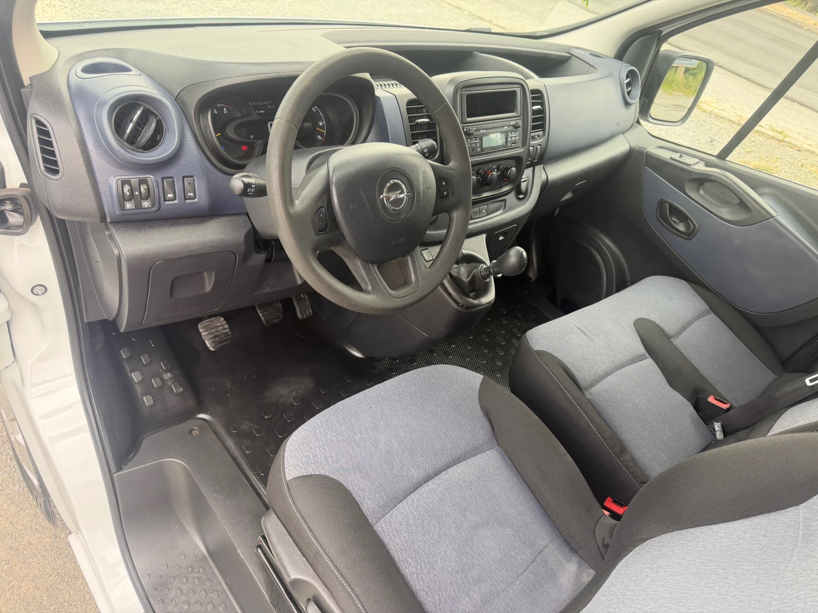 Opel Vivaro TDCI / MAXI / ЕВРО6 / 9-МЕСТЕН / АВТОПИЛОТ, снимка 9 - Бусове и автобуси - 55313092