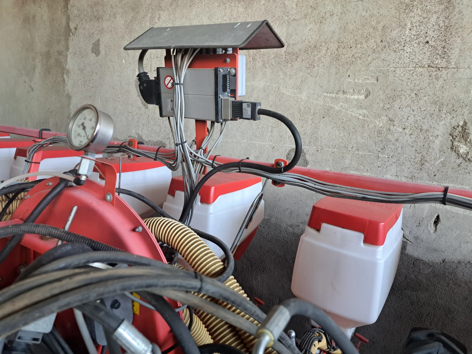 Сеялка Gaspardo Manta 12+ Бункер-Gaspardo-Scatenata-3000l - изображение 6