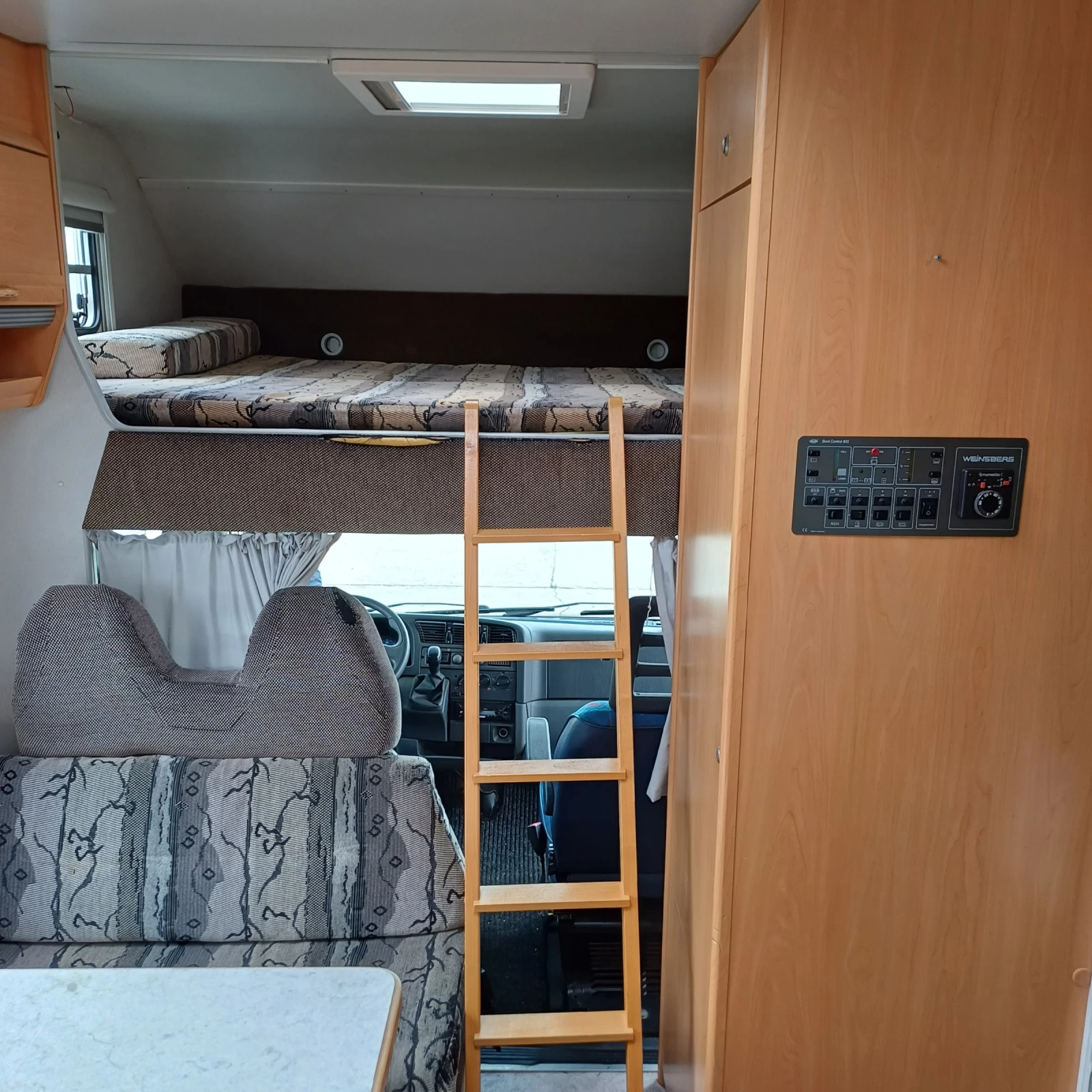 Кемпер Weinsberg Meteor КЛИМАТИК, снимка 9 - Каравани и кемпери - 54893671