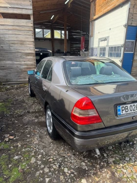 Mercedes-Benz C 180, снимка 8