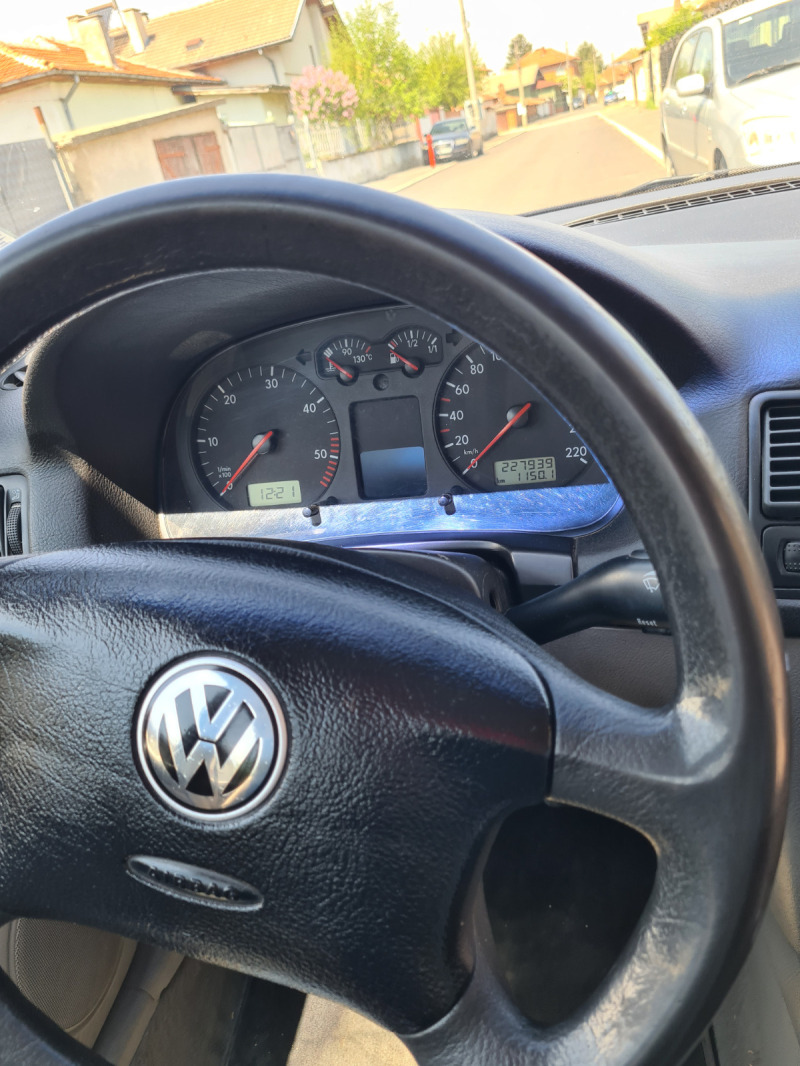 VW Golf TDI, снимка 3 - Автомобили и джипове - 45729002
