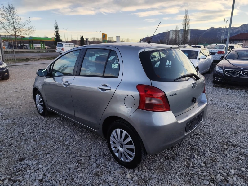 Toyota Yaris 1.4 дизел Автомат, снимка 8 - Автомобили и джипове - 48381601