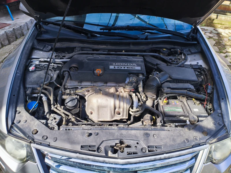 Honda Accord 2.2 I-DTEC 150к.с., снимка 17 - Автомобили и джипове - 49423028