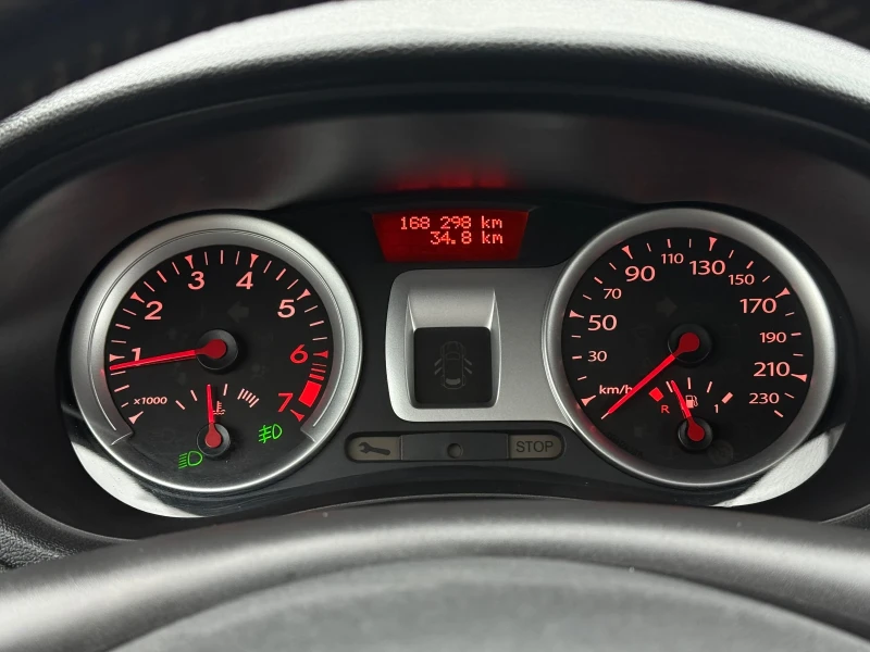 Renault Clio 1.2i 75кс * Климатроник* * 4 цилиндъра* , снимка 16 - Автомобили и джипове - 52472320