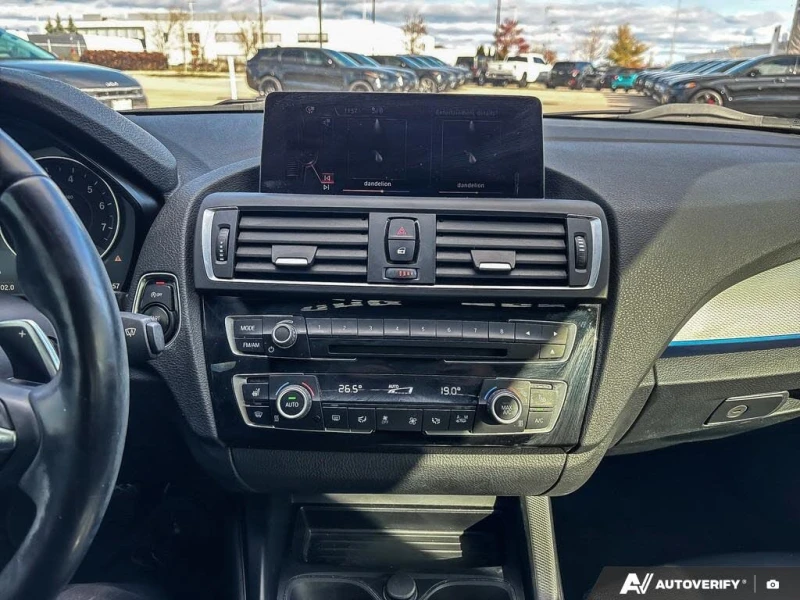 BMW 228 2 Series* 228i* xDrive* AWD* АвтоКредит* (ЦЕНА ДО , снимка 15 - Автомобили и джипове - 53264356