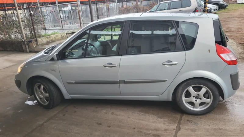 Renault Scenic, снимка 3 - Автомобили и джипове - 53431567