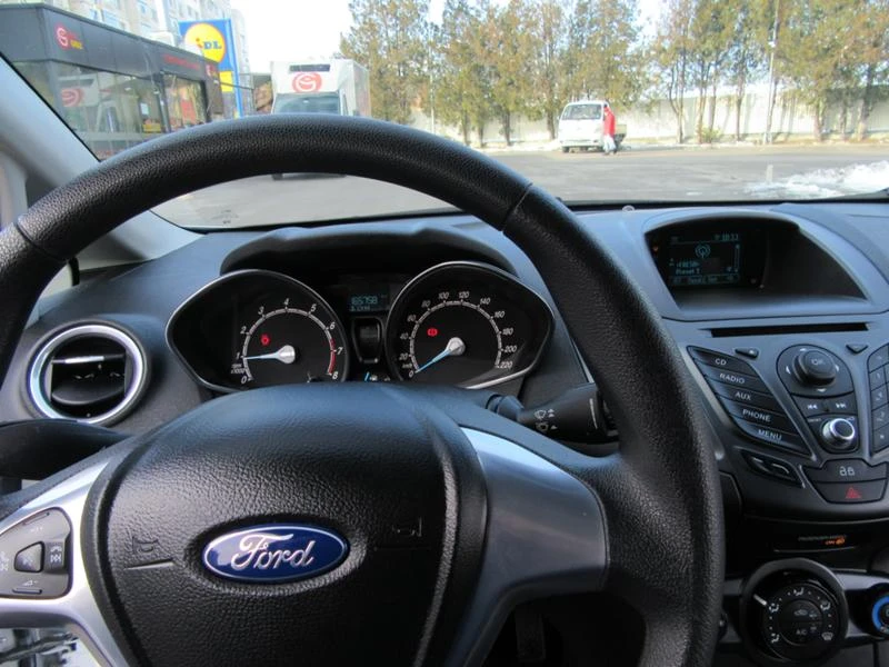 Ford Fiesta 1.3i 16V EURO 5B, снимка 13 - Автомобили и джипове - 35671537