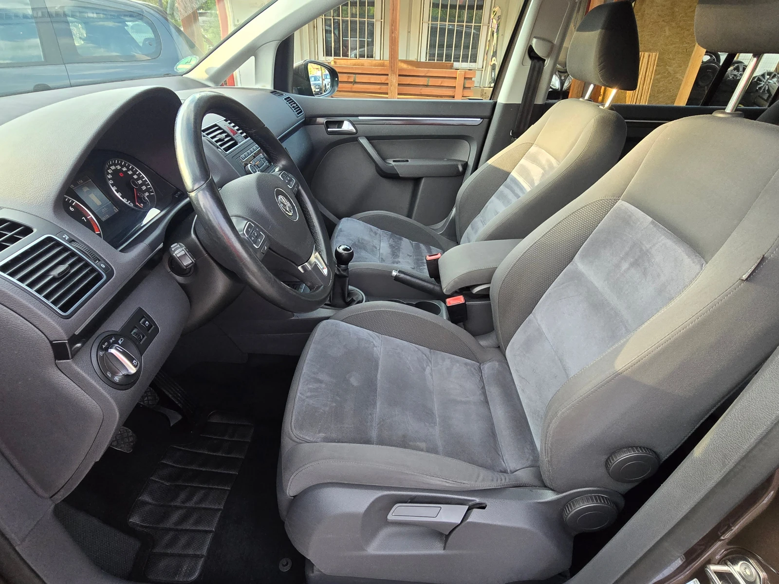 VW Touran 1.4 TSI EcoFuel Highline/Лизинг/Германия - изображение 7
