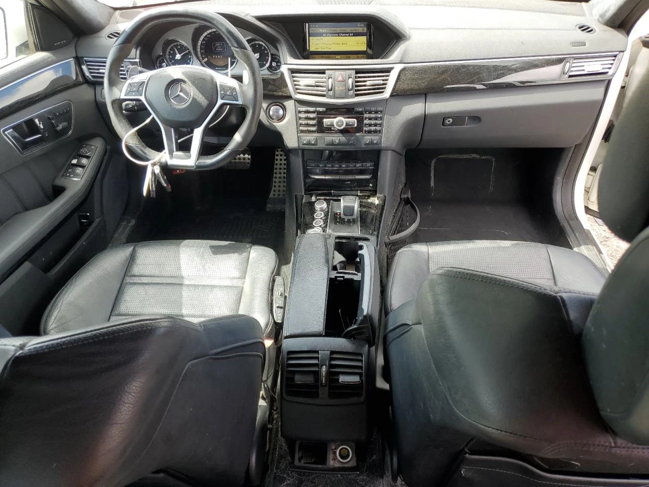 Mercedes-Benz E 63 AMG 2012 MERCEDES-BENZ E 63 AMG - изображение 10