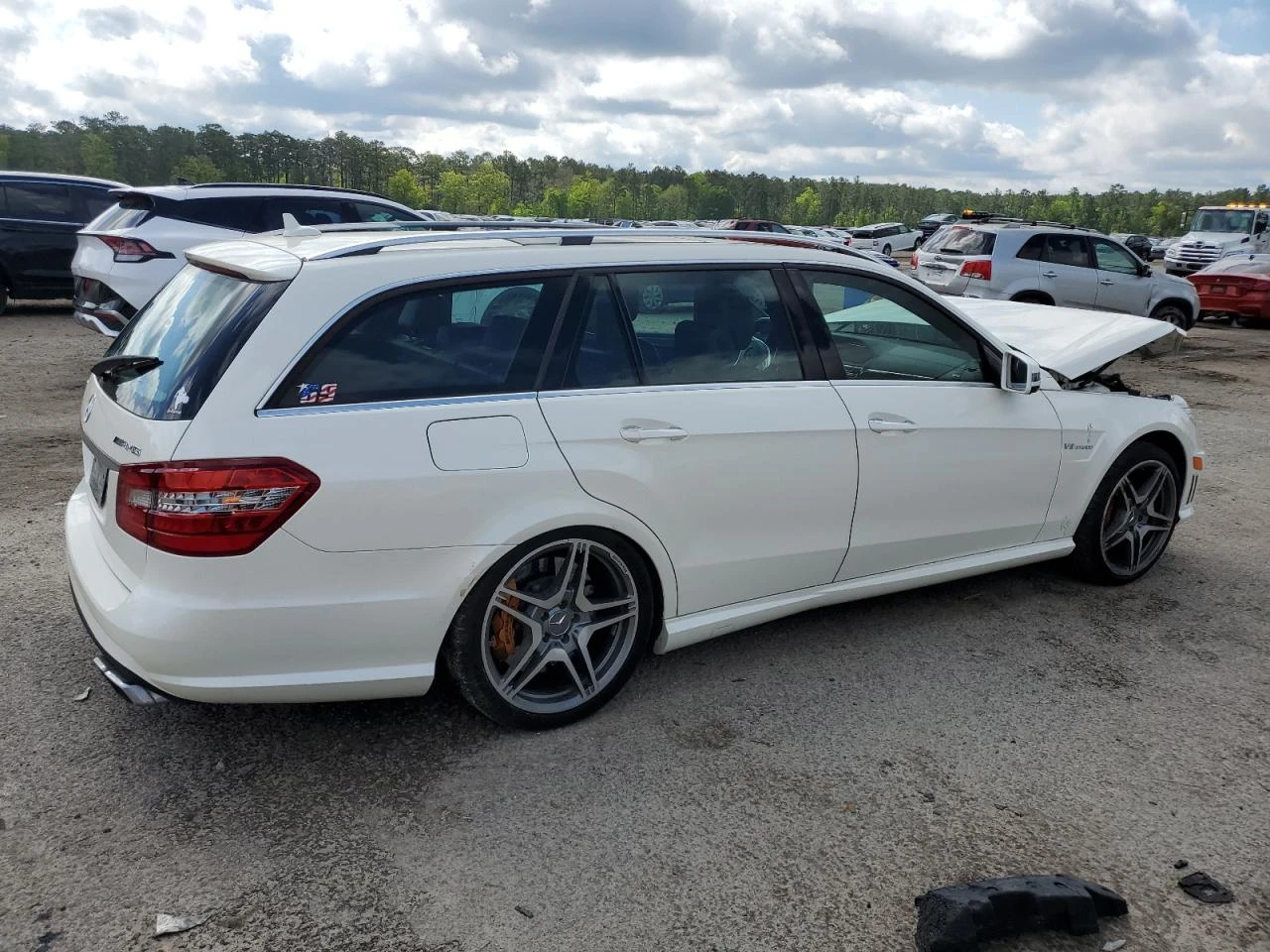 Mercedes-Benz E 63 AMG 2012 MERCEDES-BENZ E 63 AMG - изображение 5