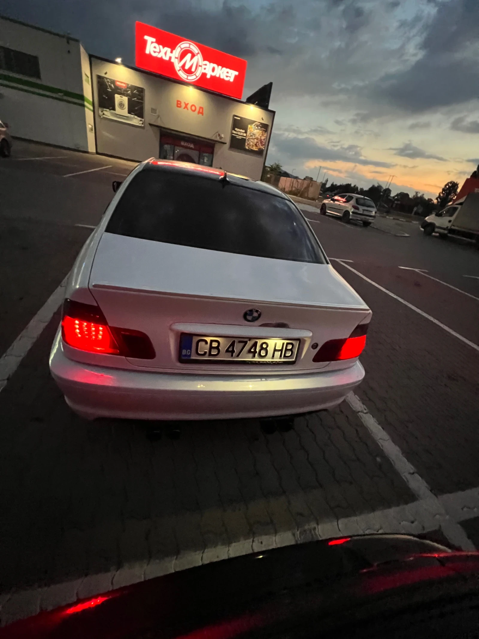 BMW 323  - изображение 5
