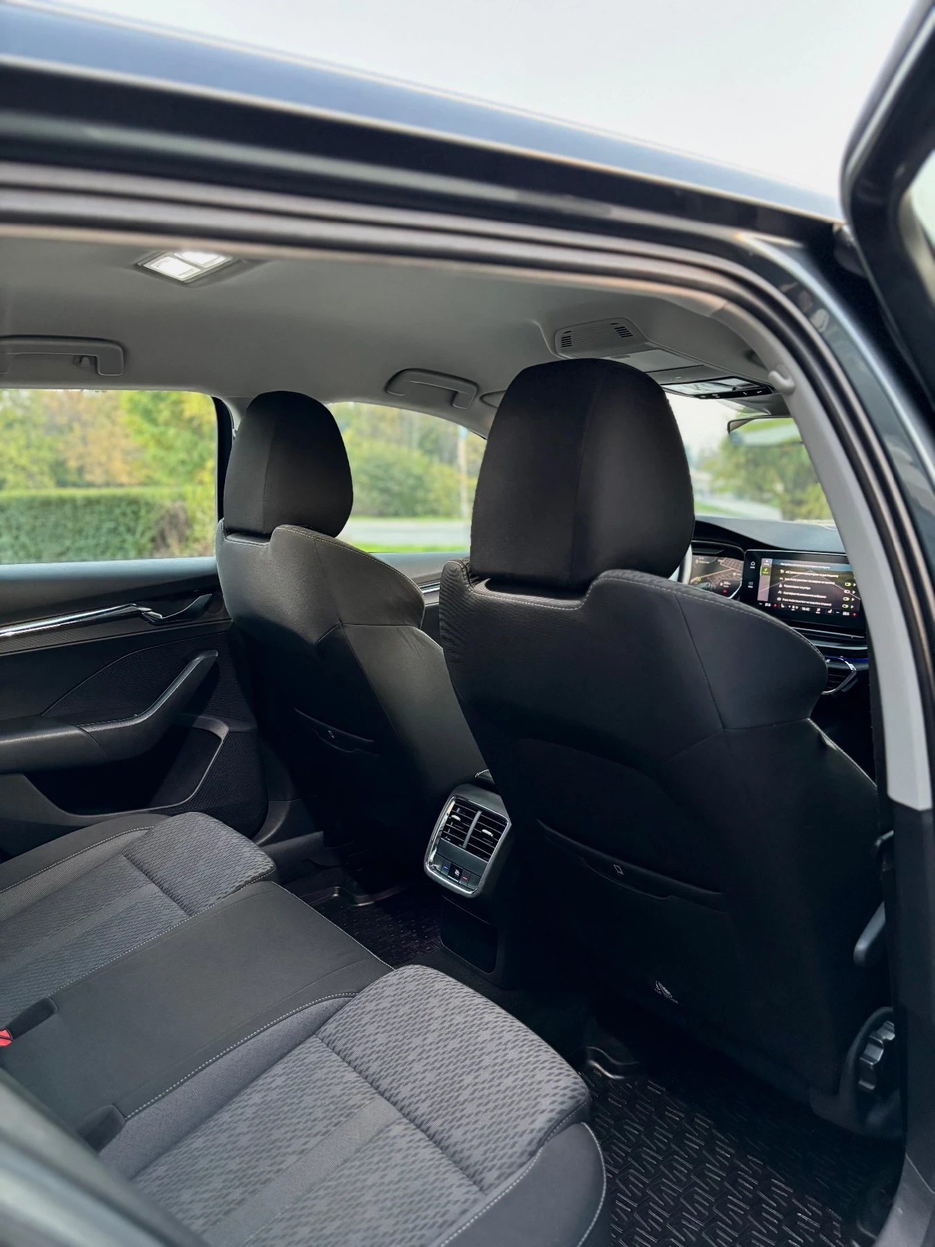 Skoda Octavia 2.0 TDI 150 7-DSG Digital Distronic CarPlay Camera | Mobile.bg   13