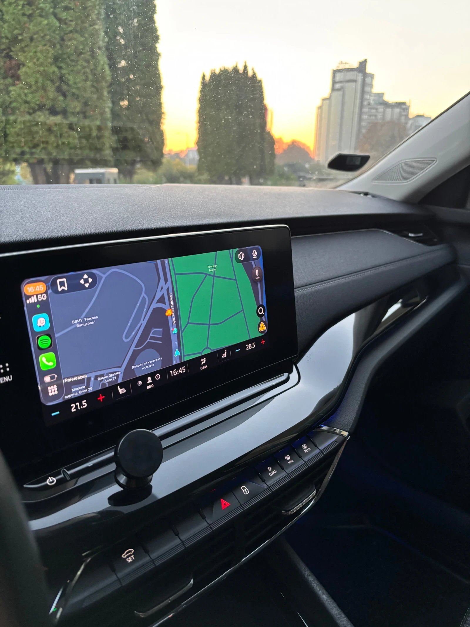 Skoda Octavia 2.0 TDI 150 7-DSG Digital Distronic CarPlay Camera | Mobile.bg   15