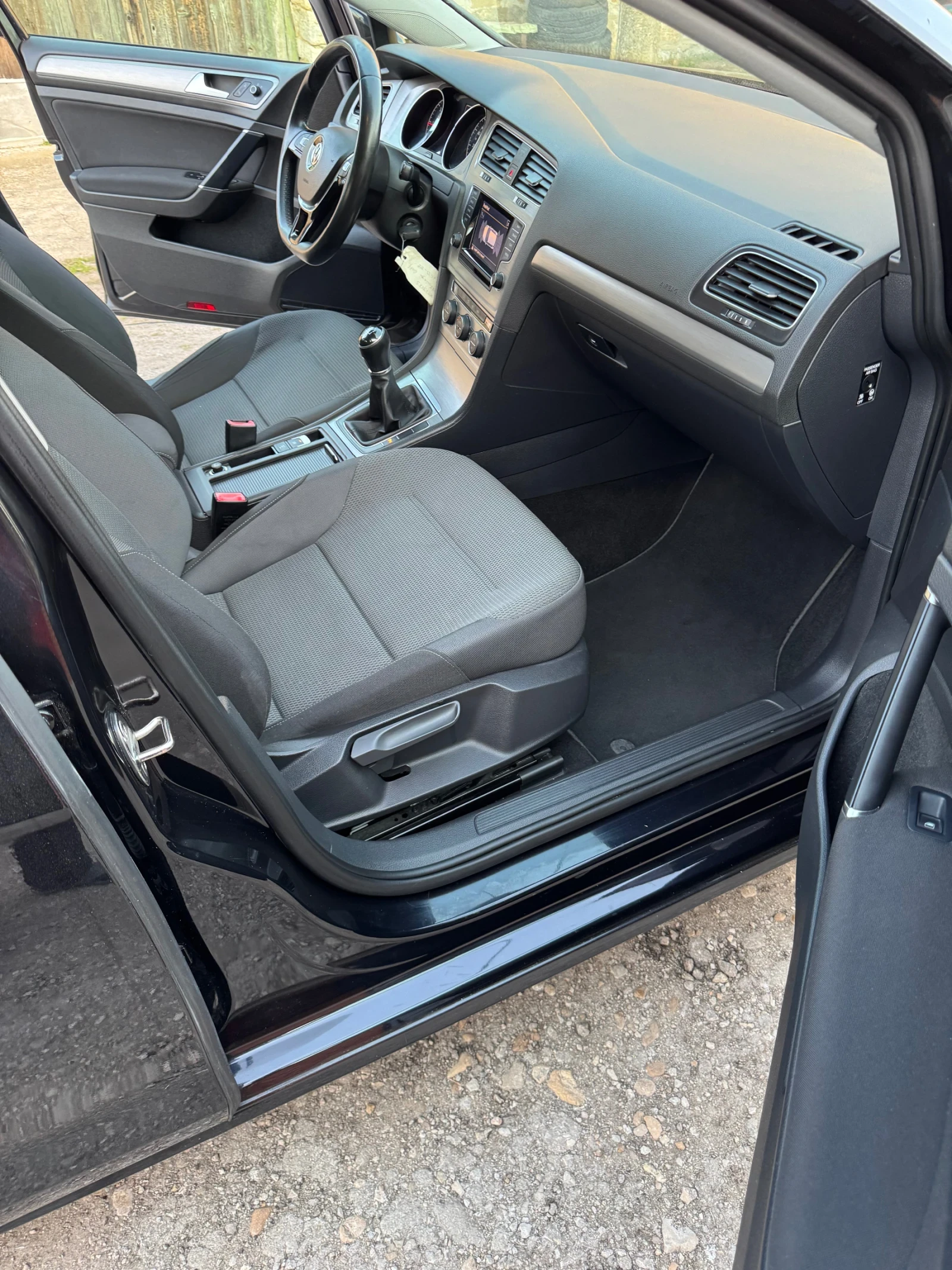 VW Golf VII, 1, 6 TDI 105 ks. Navi, klimatr., Parktr, снимка 5 - Автомобили и джипове - 53871804