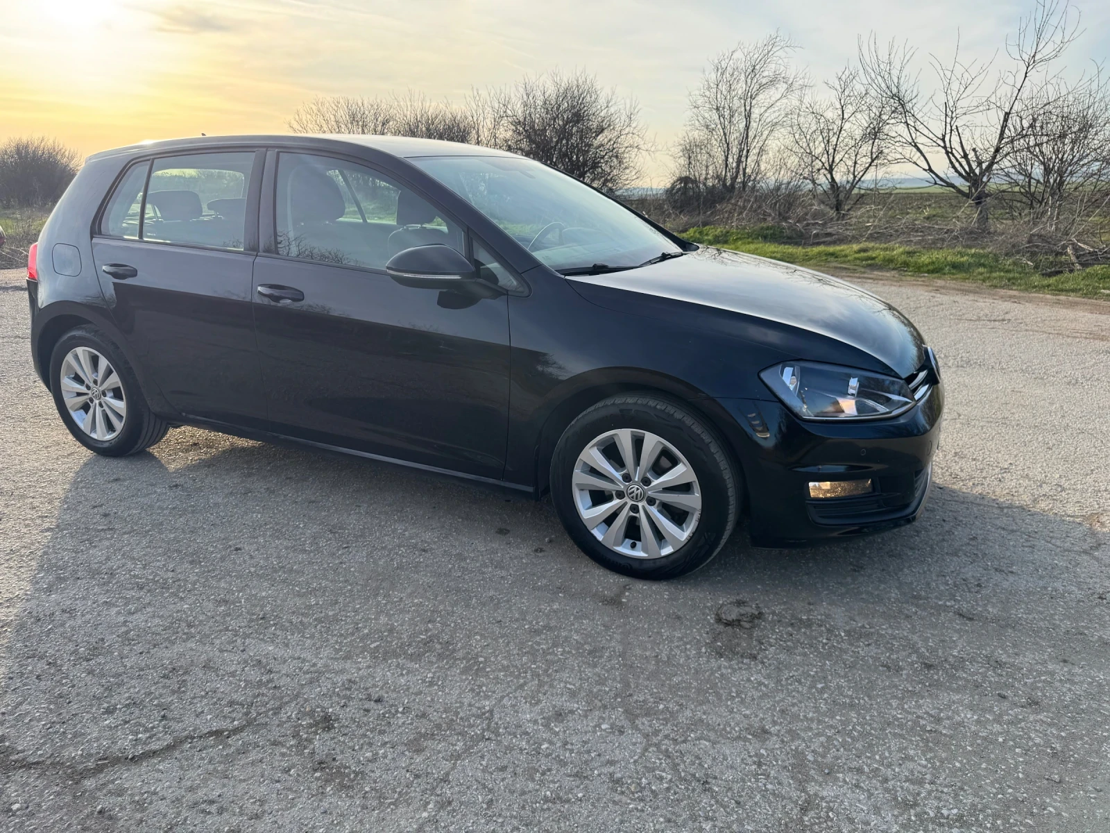 VW Golf VII, 1, 6 TDI 105 ks. Navi, klimatr., Parktr, снимка 4 - Автомобили и джипове - 53871804