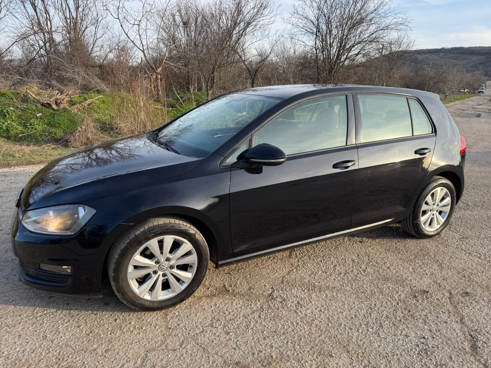 VW Golf VII, 1, 6 TDI 105 ks. Navi, klimatr., Parktr, снимка 2 - Автомобили и джипове - 53871804