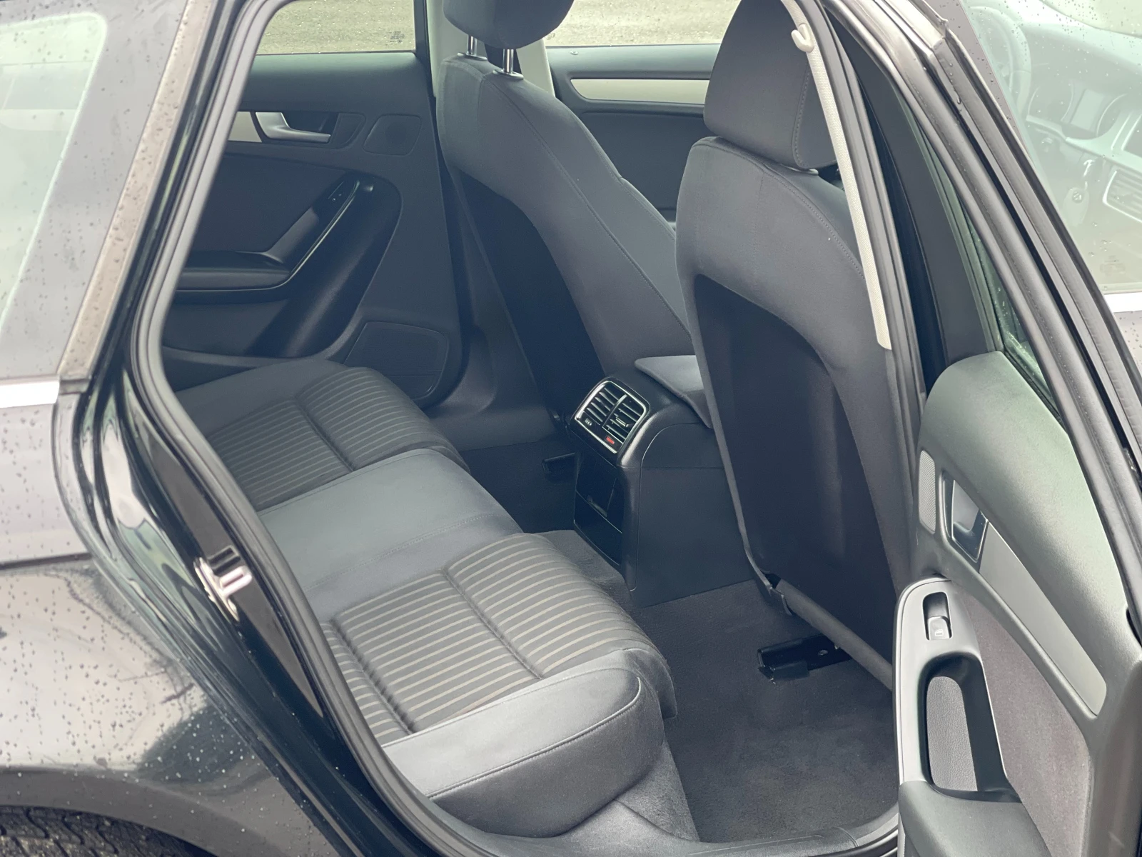 Audi A4 2.0TDi Ambition, снимка 10 - Автомобили и джипове - 53958399