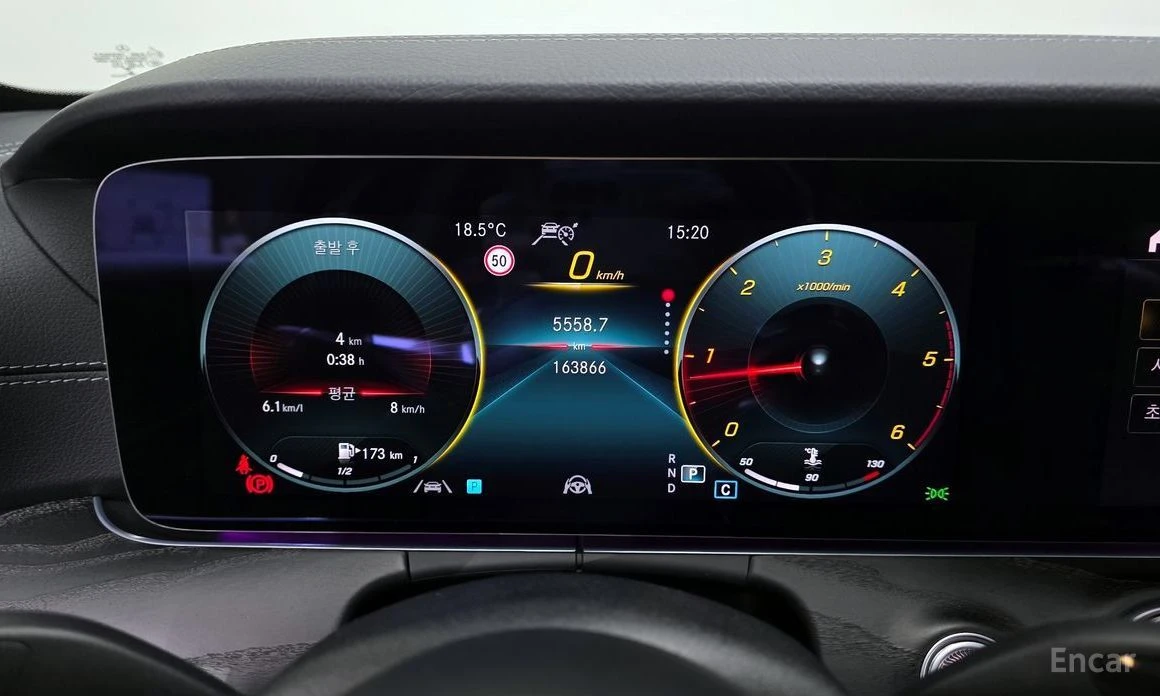 Mercedes-Benz E 220, снимка 8 - Автомобили и джипове - 54077474