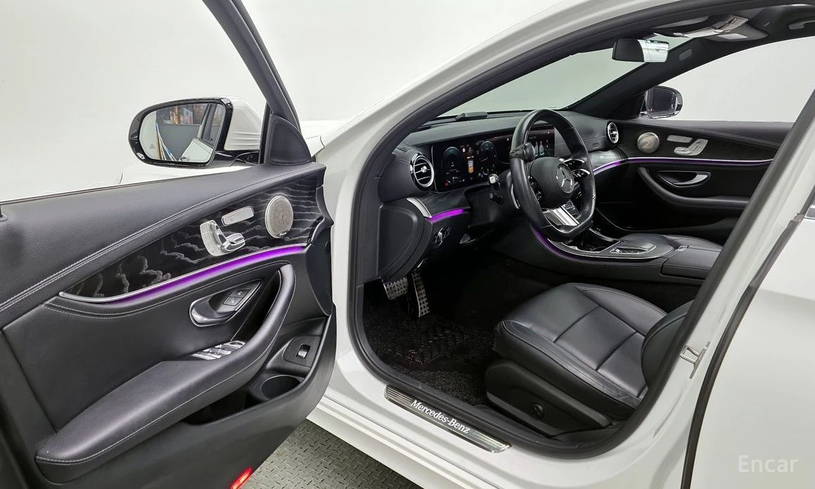 Mercedes-Benz E 220, снимка 10 - Автомобили и джипове - 54077474