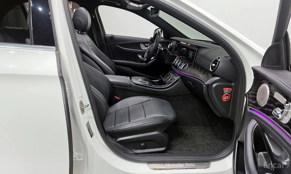 Mercedes-Benz E 220, снимка 11 - Автомобили и джипове - 54077474