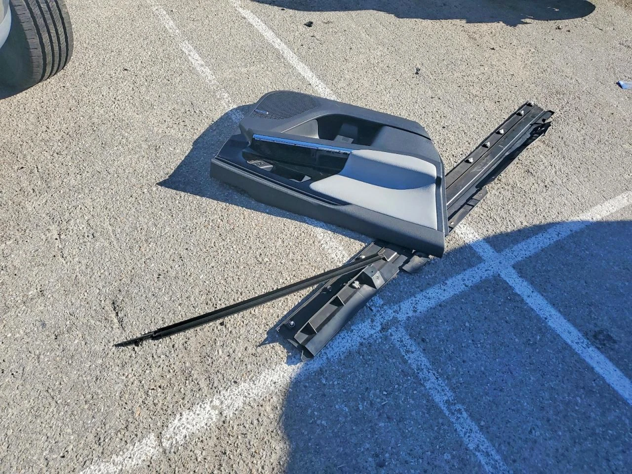 Subaru Solterra Limited AWD, снимка 13 - Автомобили и джипове - 54152951