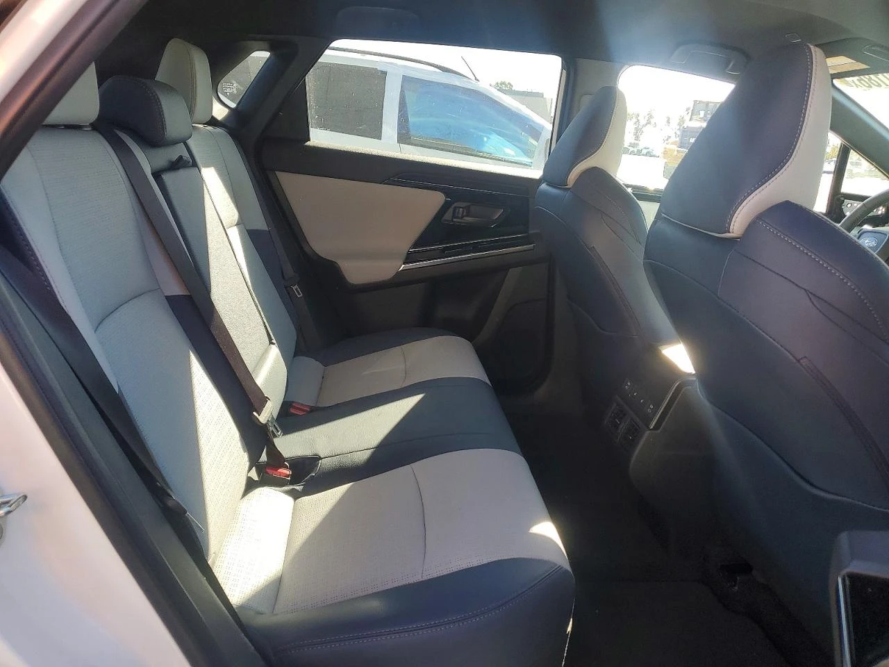 Subaru Solterra Limited AWD, снимка 11 - Автомобили и джипове - 54152951