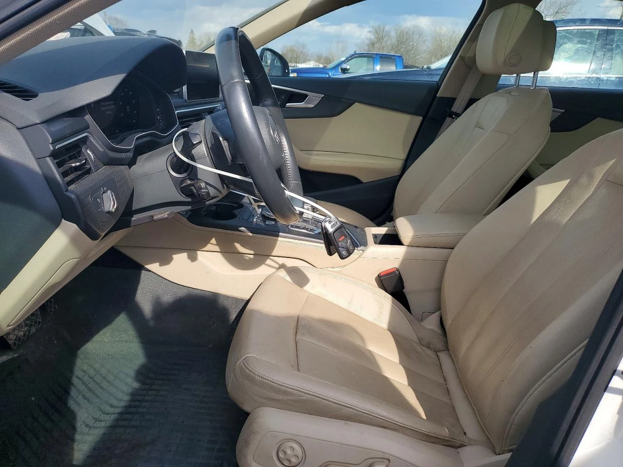 Audi A4 2.0l Premium Plus, снимка 7 - Автомобили и джипове - 54417325