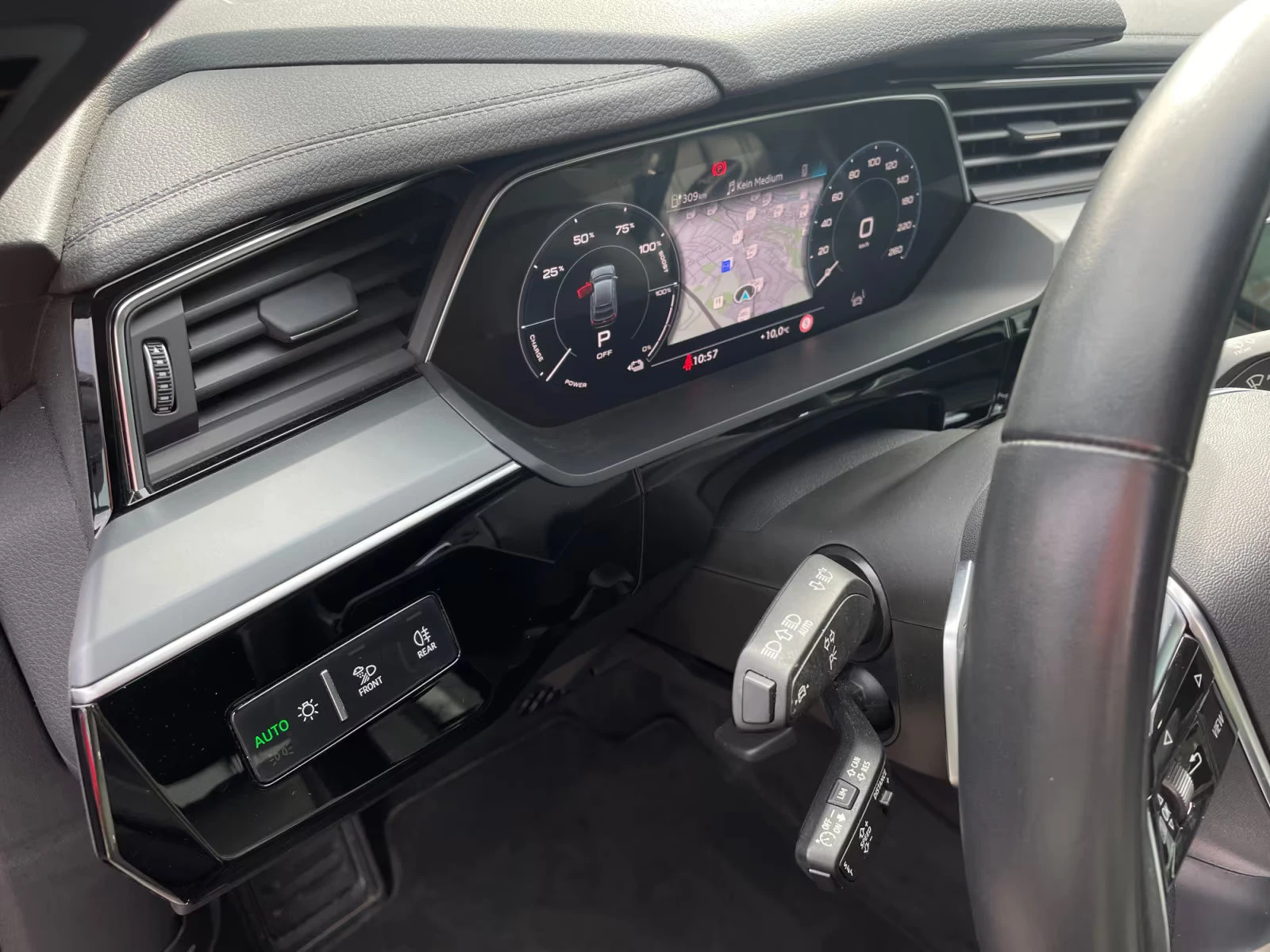 Audi E-Tron 55/SPORTBACK/408HP/S-LINE/QUATTRO/PANO/B&O/271q, снимка 8 - Автомобили и джипове - 54454996