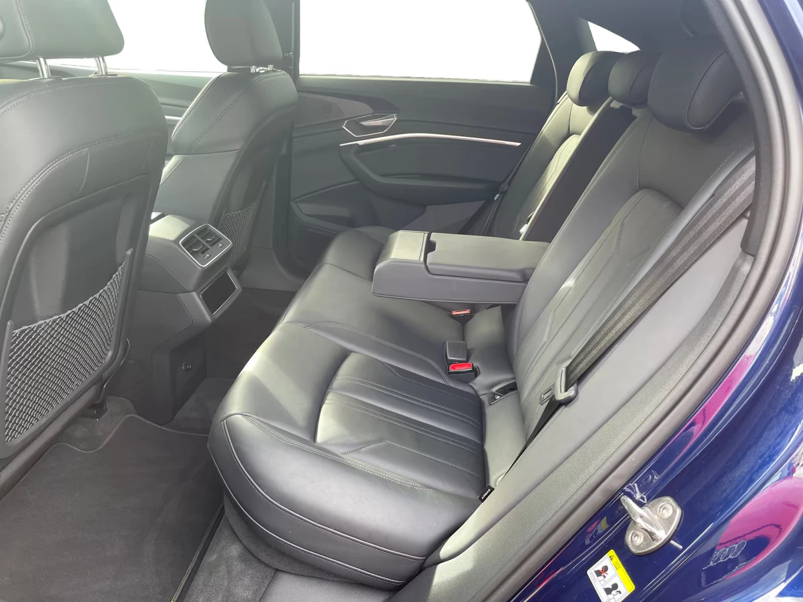 Audi E-Tron 55/SPORTBACK/408HP/S-LINE/QUATTRO/PANO/B&O/271q, снимка 12 - Автомобили и джипове - 54454996