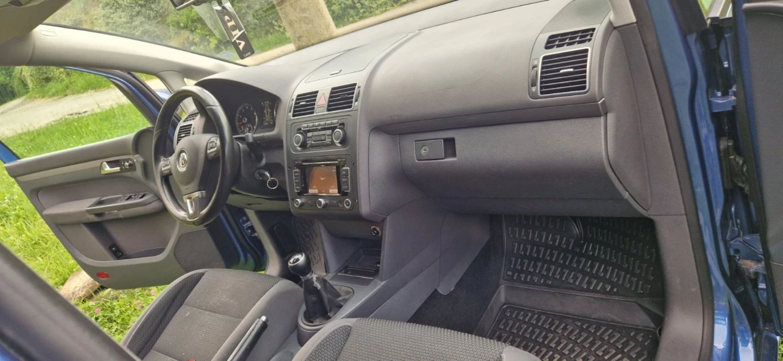 VW Touran, снимка 9 - Автомобили и джипове - 55175935