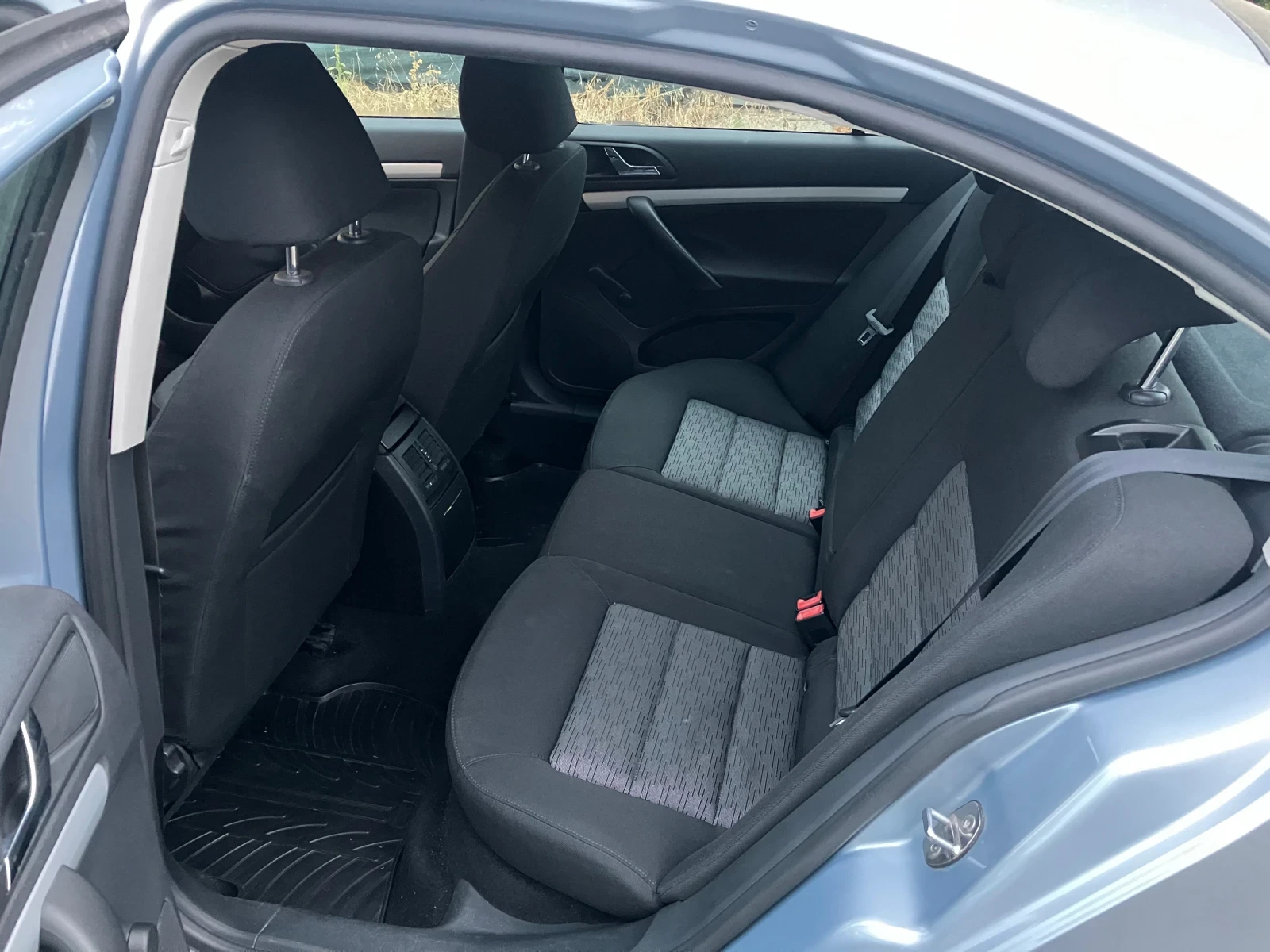 Skoda Octavia 1.6MPi/Отлична, снимка 6 - Автомобили и джипове - 56230412