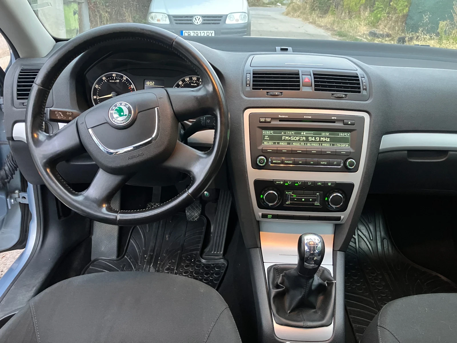 Skoda Octavia 1.6MPi/Отлична, снимка 7 - Автомобили и джипове - 56230412