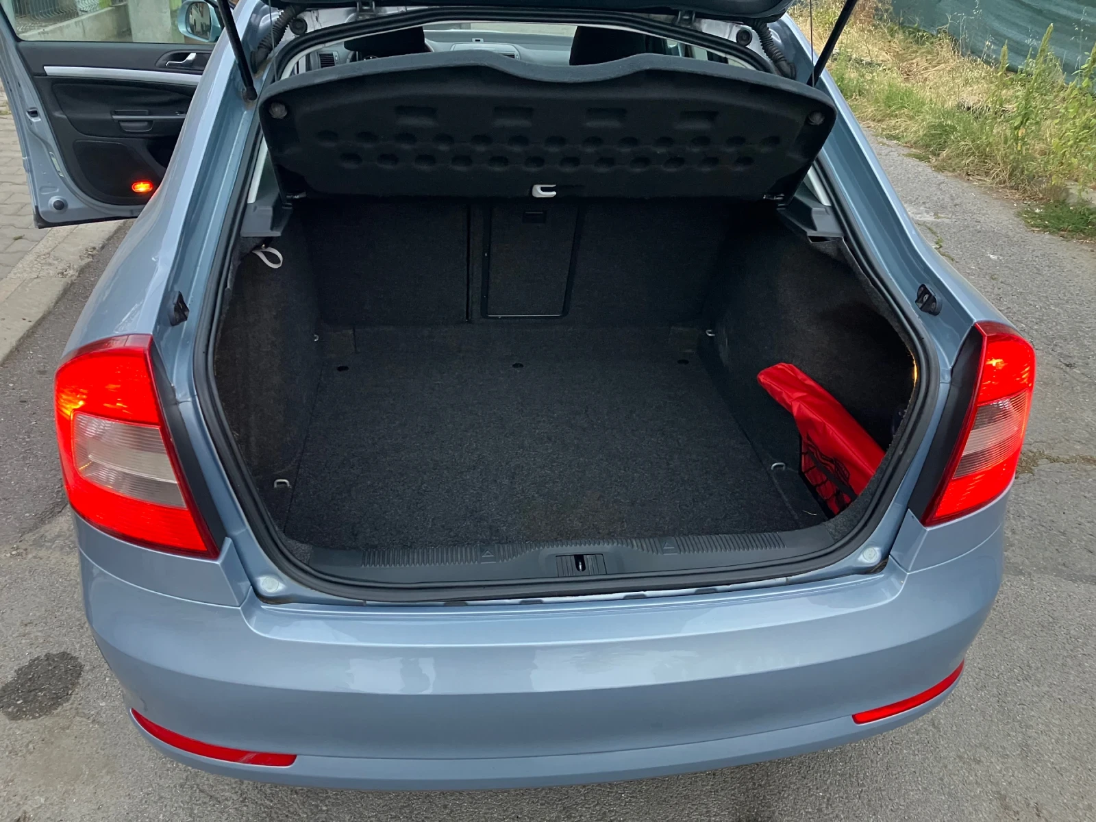 Skoda Octavia 1.6MPi/Отлична, снимка 8 - Автомобили и джипове - 56230412