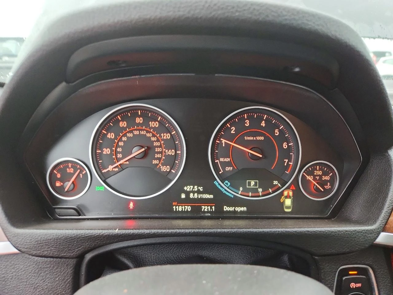 BMW 330 2.0l Xi, снимка 9 - Автомобили и джипове - 56340809