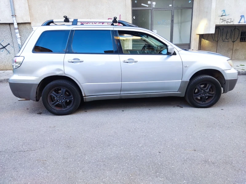 Mitsubishi Outlander 2.0 Бензин/ГАЗ, снимка 2 - Автомобили и джипове - 52676062