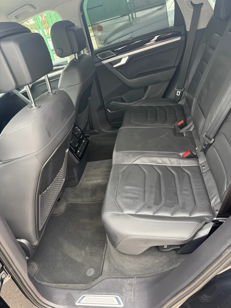 VW Touareg, снимка 11 - Автомобили и джипове - 52883316