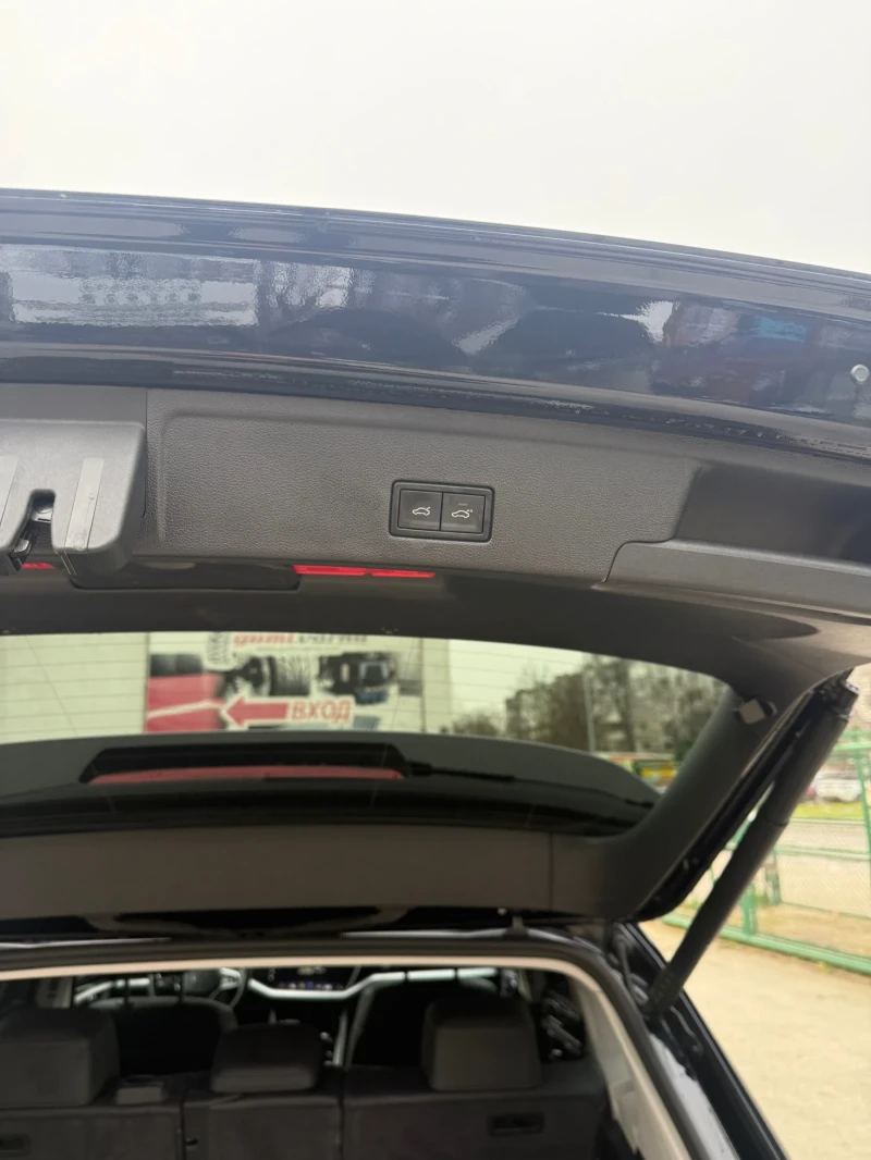 VW Touareg, снимка 6 - Автомобили и джипове - 52883316