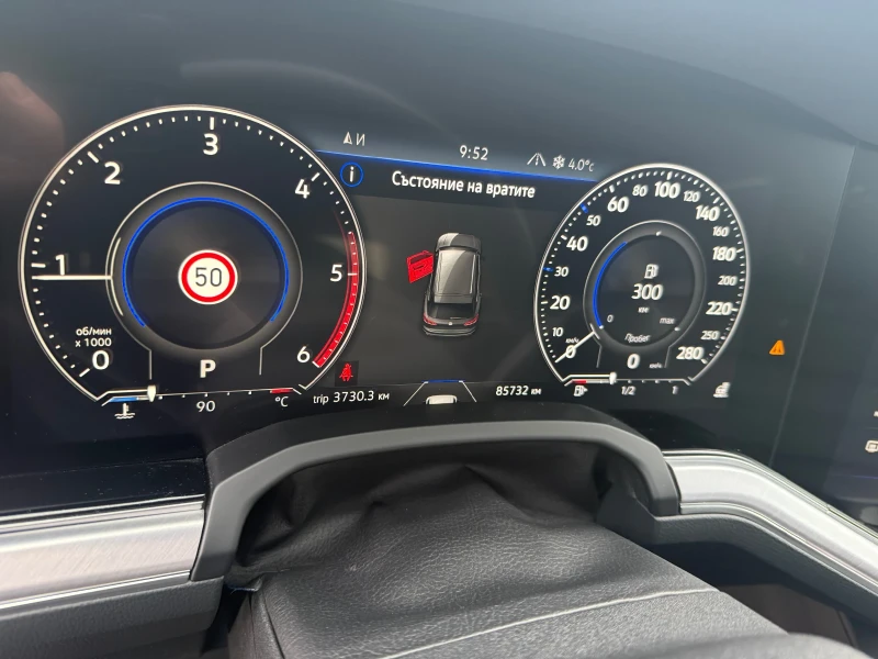 VW Touareg, снимка 7 - Автомобили и джипове - 52883316