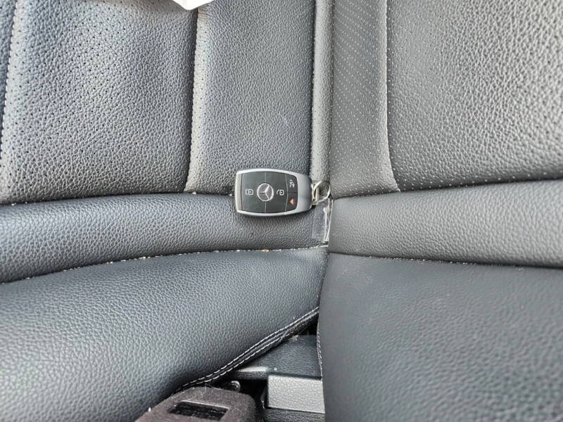 Mercedes-Benz GLC * 300 * CARFAX * БЕЗ ПЪРВОНАЧАЛНА ВНОСКА, снимка 8 - Автомобили и джипове - 52968613