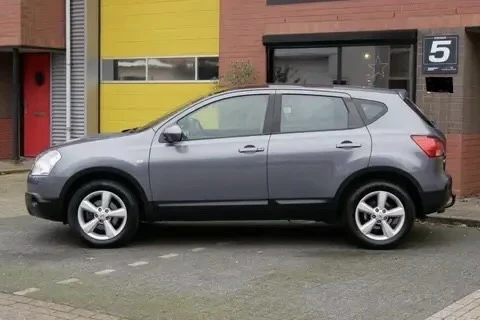 Nissan Qashqai 2, 0i-4х4/АВТОМАТИК/ПАНОРАМА/KEYLESS/ПОДГРЕВ/ТОП!!, снимка 4 - Автомобили и джипове - 52840978