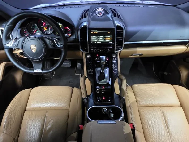 Porsche Cayenne 3.0 DIESEL PLATINUM EDITION, снимка 7 - Автомобили и джипове - 54911704