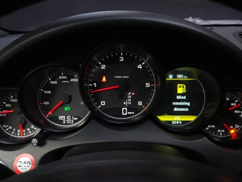 Porsche Cayenne 3.0 DIESEL PLATINUM EDITION, снимка 8 - Автомобили и джипове - 54911704