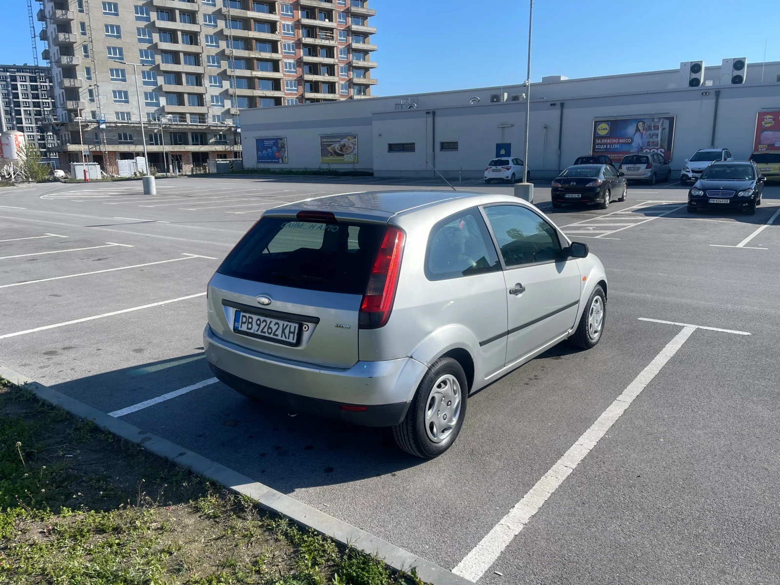 Ford Fiesta 1.4d 68hp КЛИМАТИК РЕГИСТРИРАНА ОБСЛУЖЕНА ВС ПЛАТЕ - изображение 4