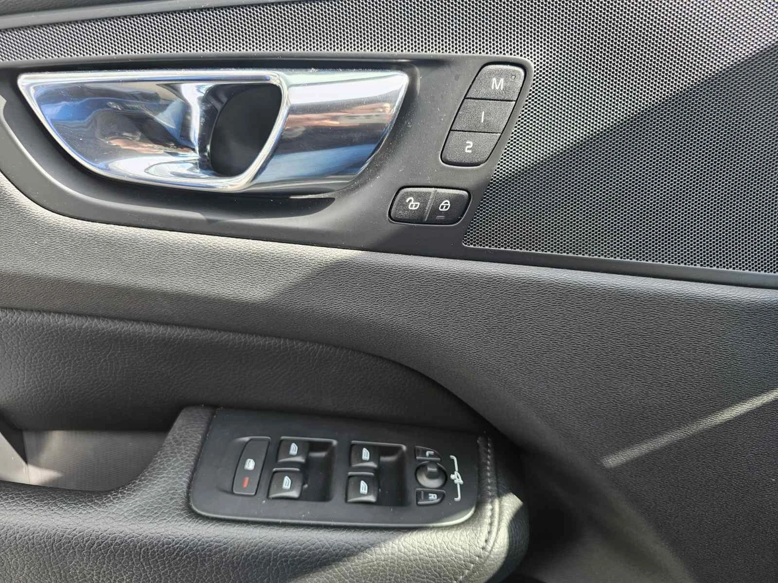 Volvo XC60 2.0 T8 AWD (320 ..)  | Mobile.bg   12