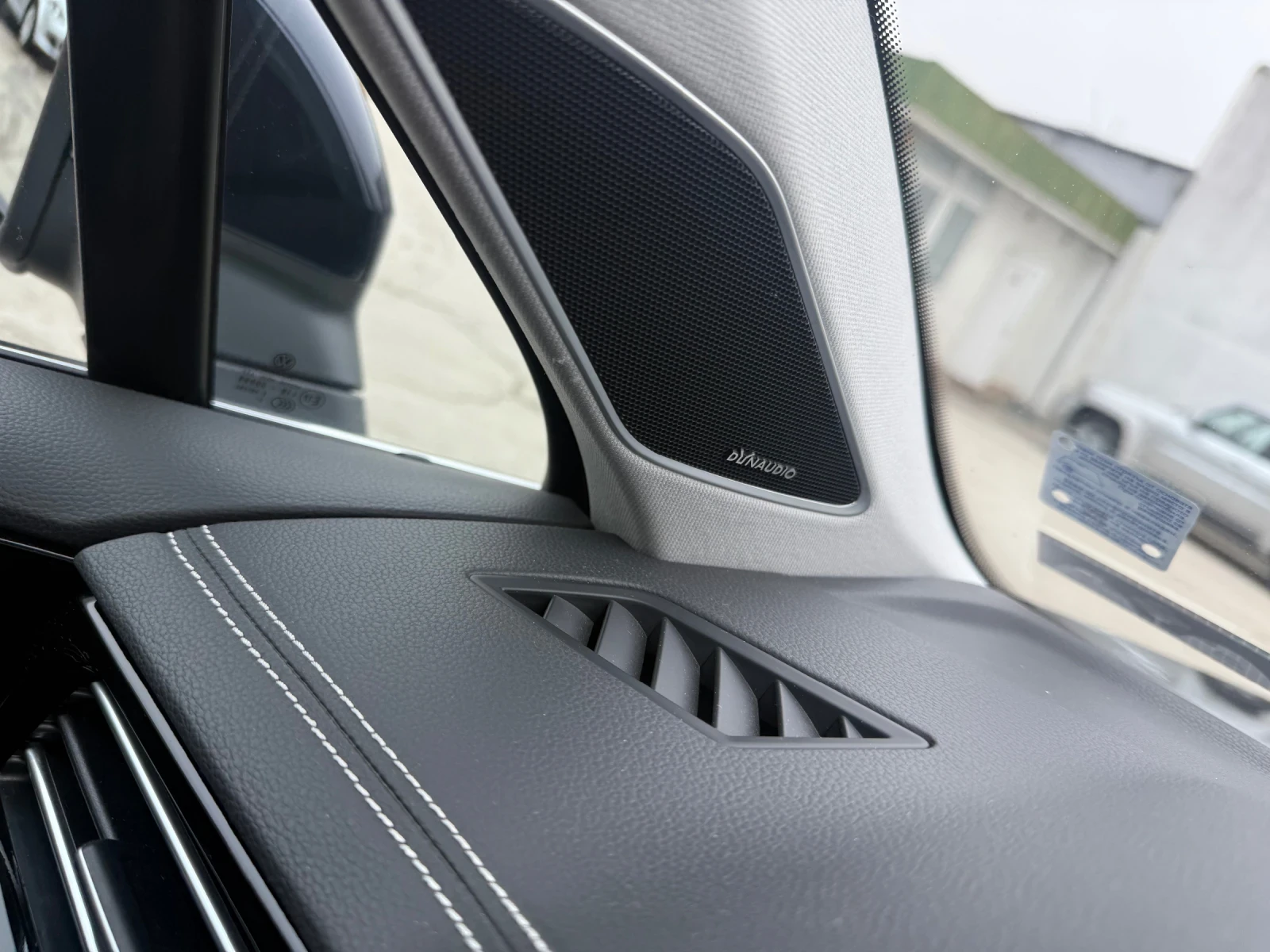 VW Touareg, снимка 12 - Автомобили и джипове - 53710379