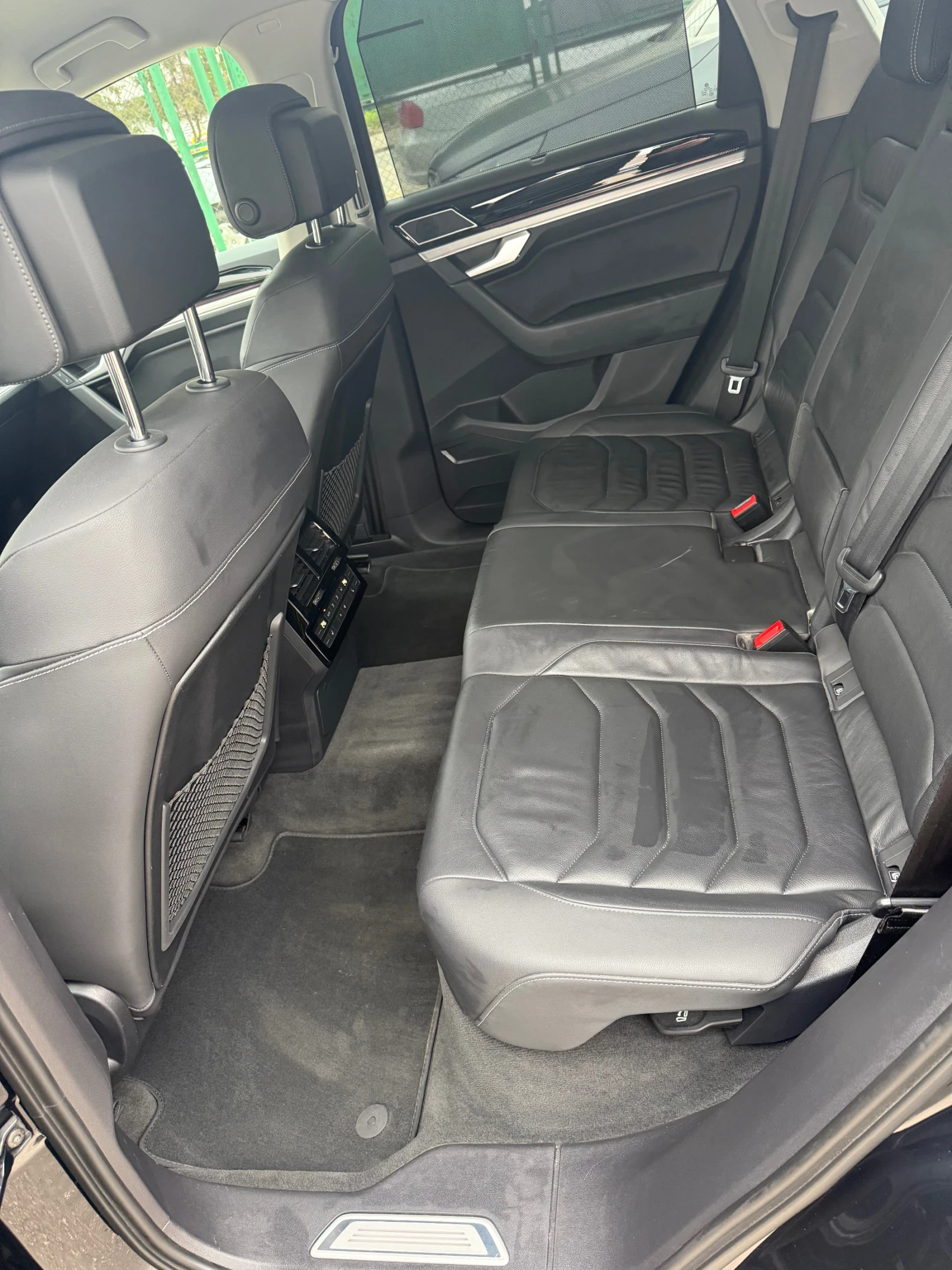 VW Touareg, снимка 11 - Автомобили и джипове - 53710379