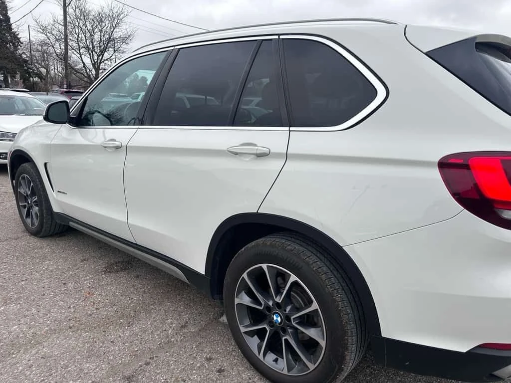 BMW X5 * XDrive35d Sports Activity Vehicle * CARFAX * ЦЕН, снимка 12 - Автомобили и джипове - 53759943