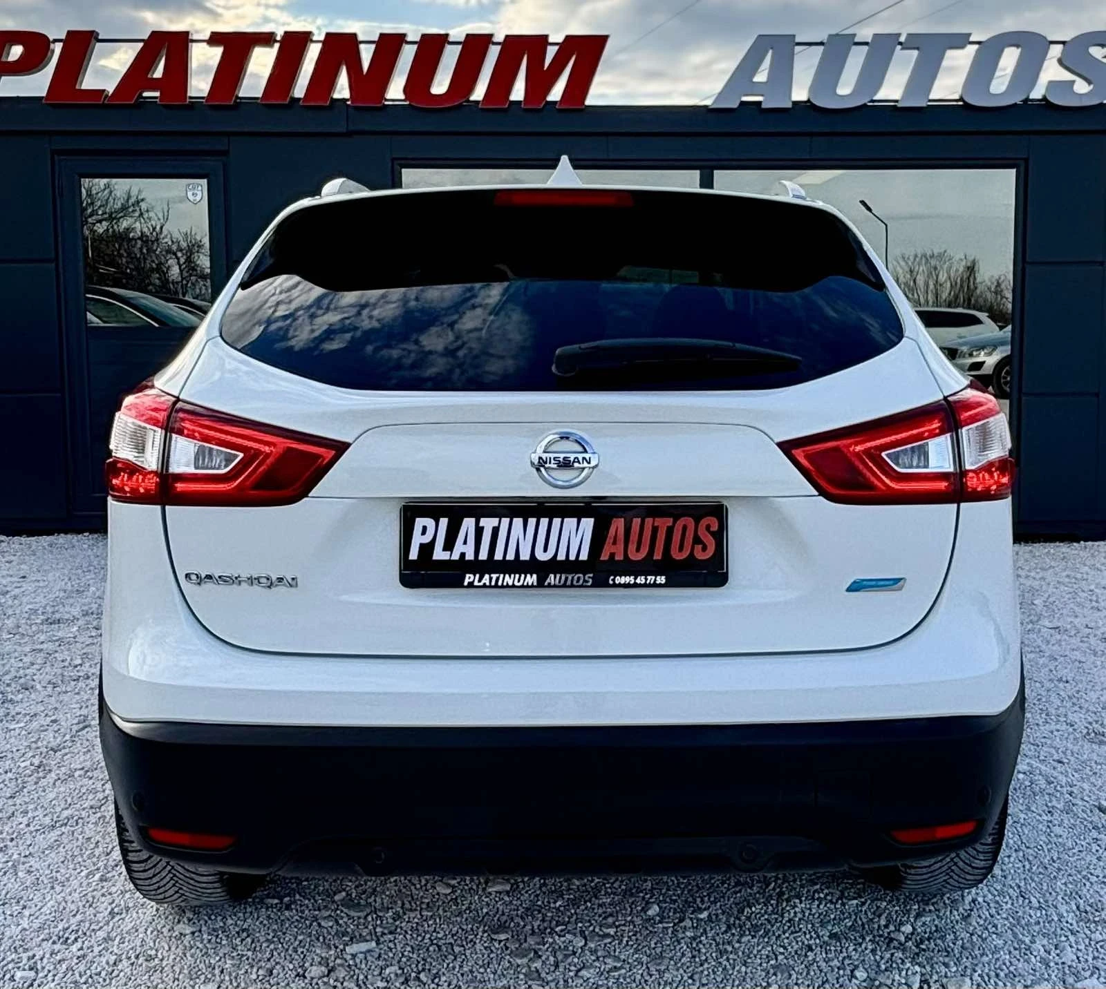 Nissan Qashqai 1.5DCI/PANORAMA/KAMERA/LED, снимка 3 - Автомобили и джипове - 54168897