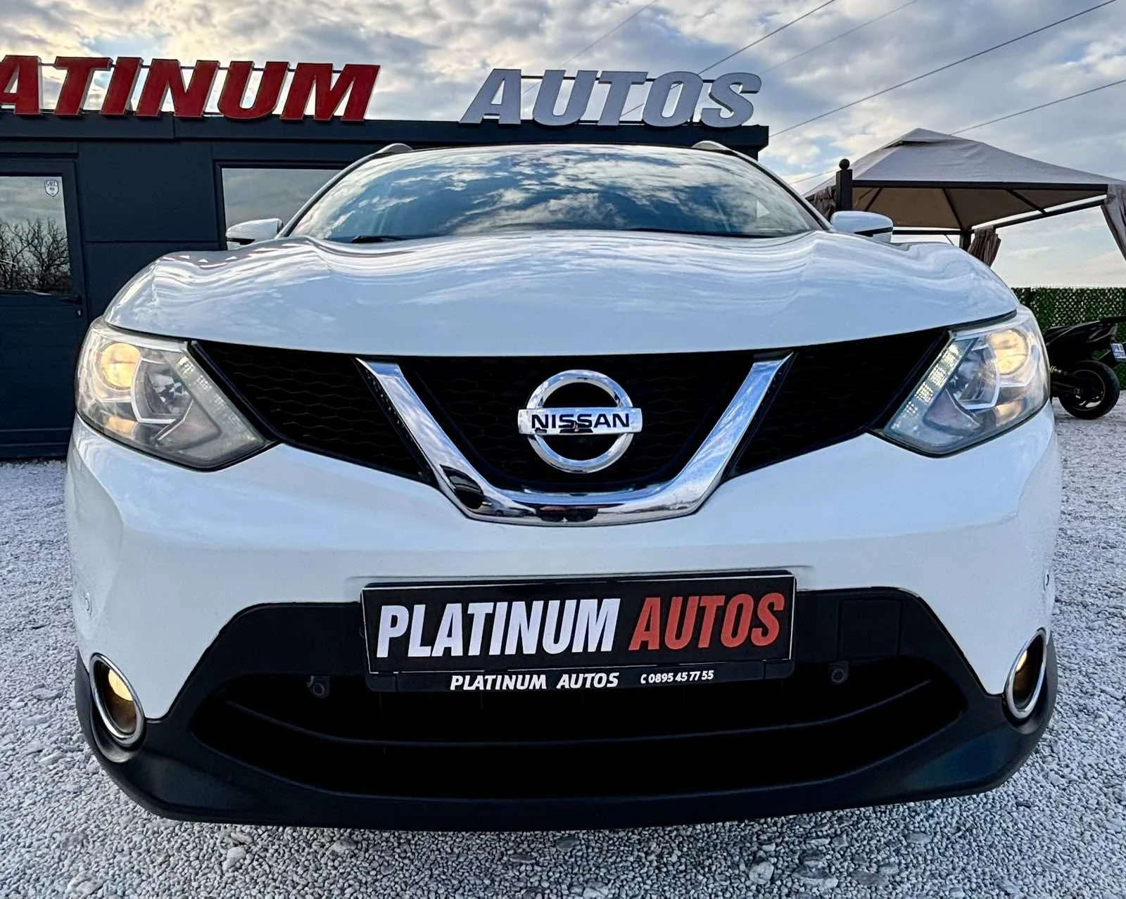 Nissan Qashqai 1.5DCI/PANORAMA/KAMERA/LED, снимка 4 - Автомобили и джипове - 54168897